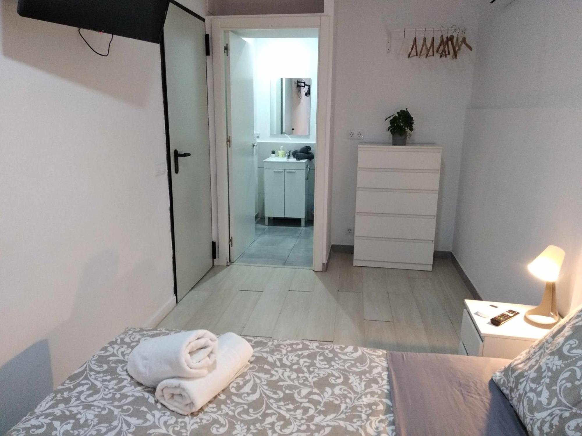 Hostal Urban Basic L'Hospitalet de Llobregat Quarto foto