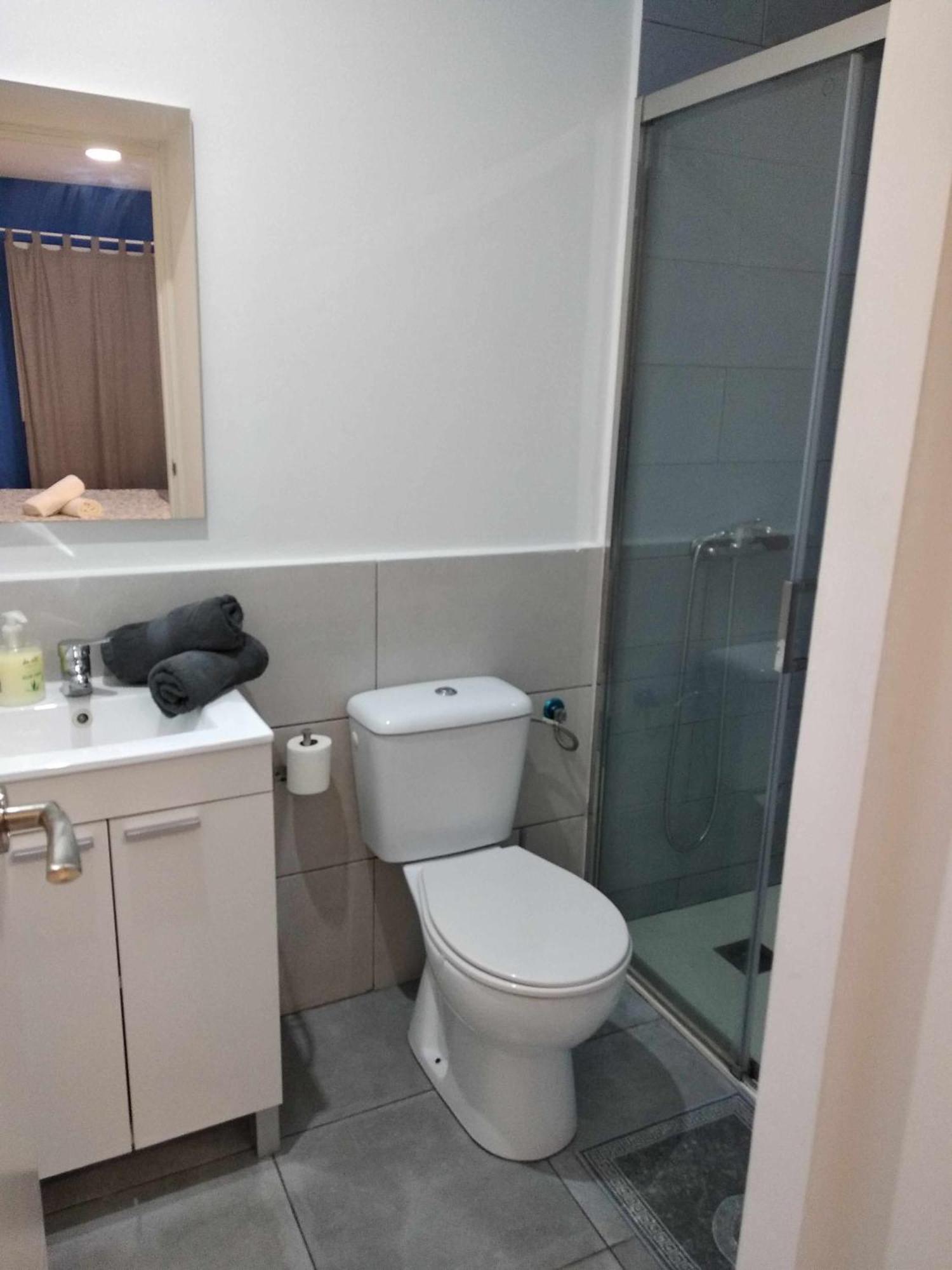 Hostal Urban Basic L'Hospitalet de Llobregat Quarto foto